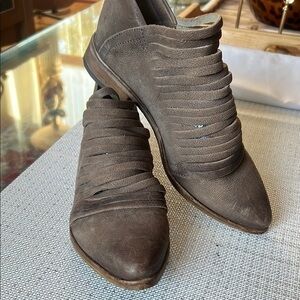 FREE PEOPLE SIZE 37 Fringe Detail Women's Shoes in Brown